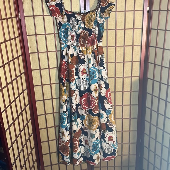 Women's flowy sundress - Picture 2 of 8